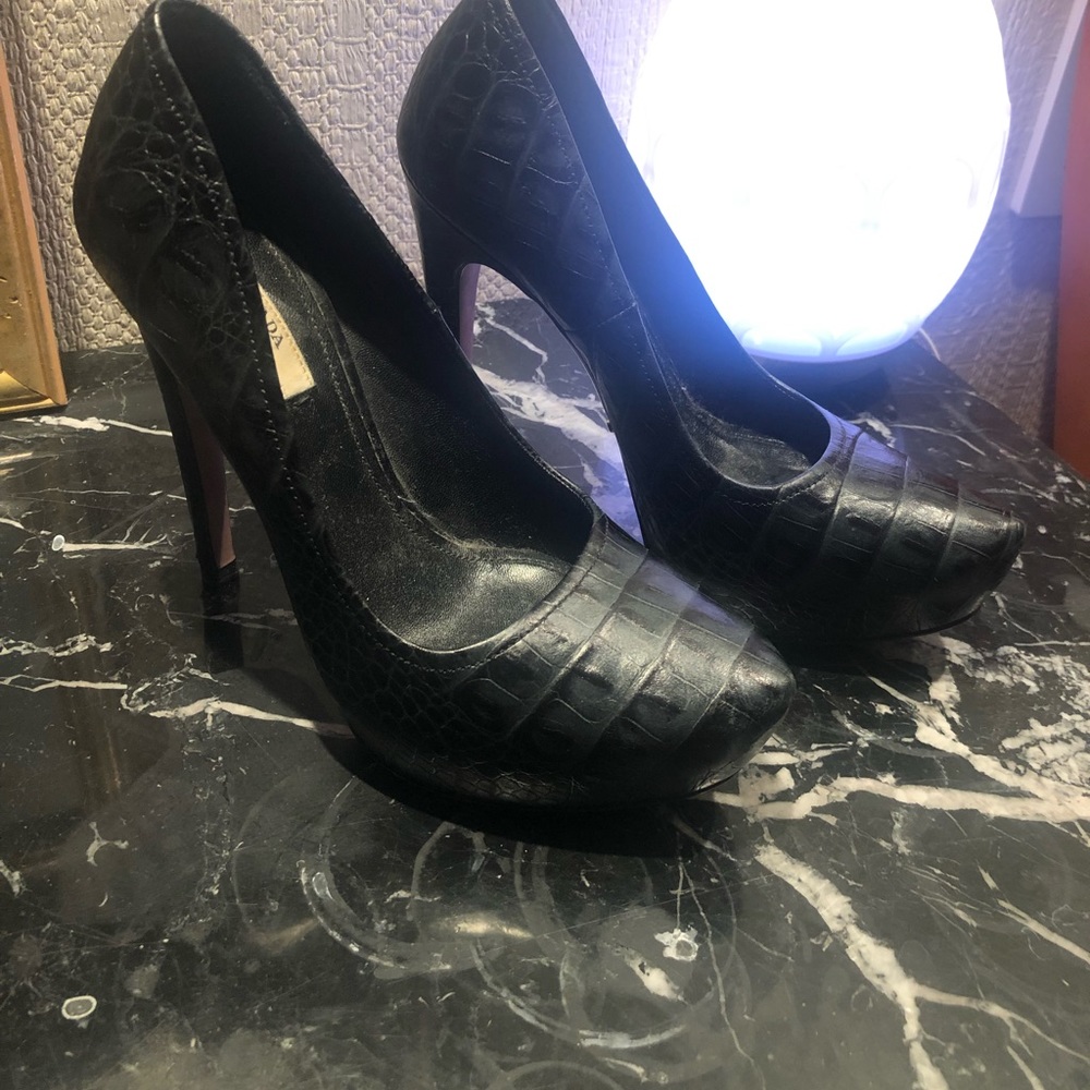 Prada croc leather platform pump Sz 36.5 like new
